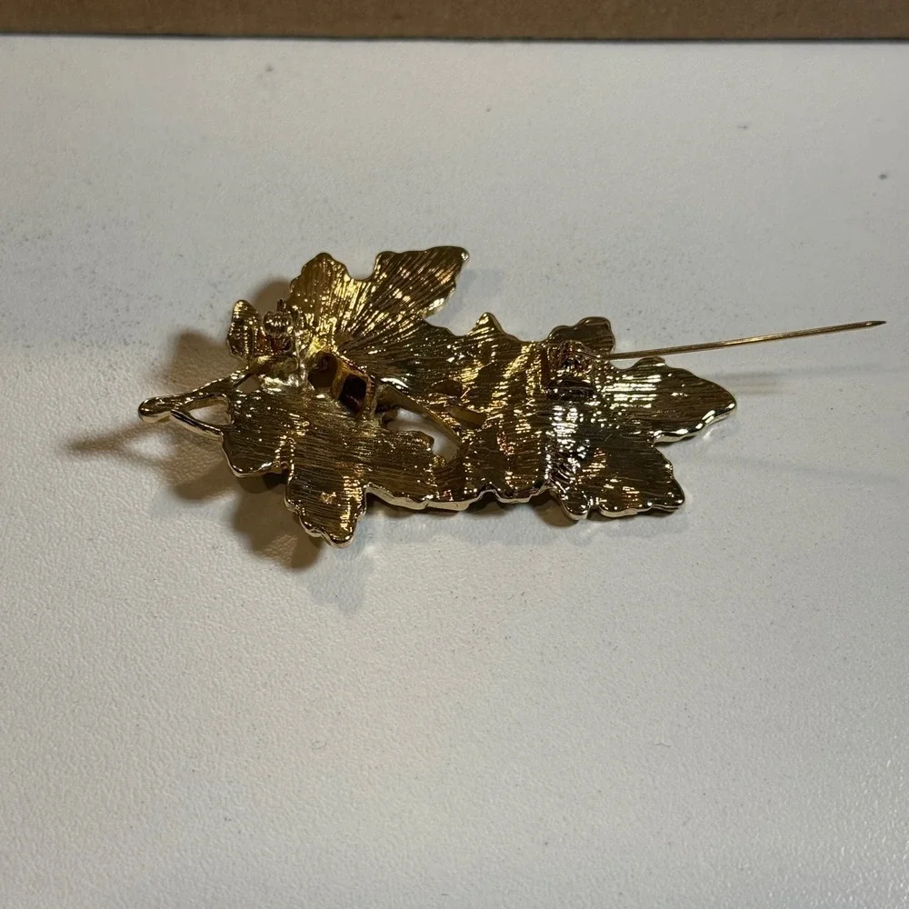 Vintage Autumn Leaf‎ Brooch Pin Gold Tone Enamel Fall Colors Vintage Style